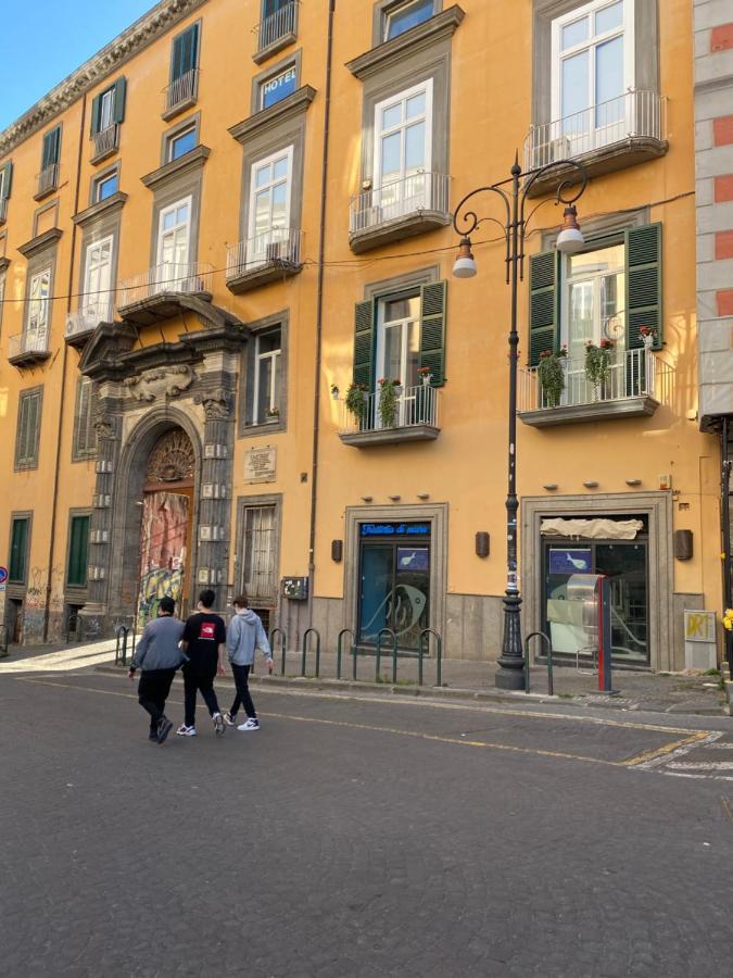 Bed and Breakfast Dimora Donna Elena Nápoles Exterior foto